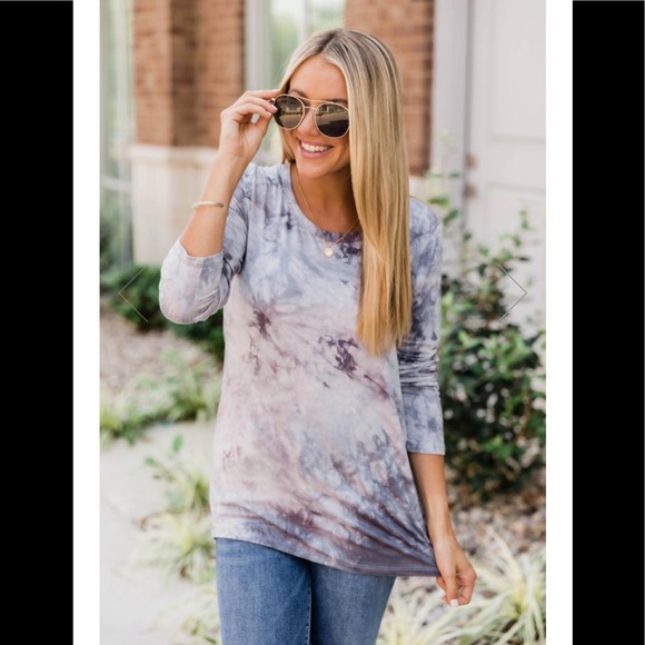 SURPRISING STATEMENT TIE DYE GREY BLOUSE - Picture 2 of 8